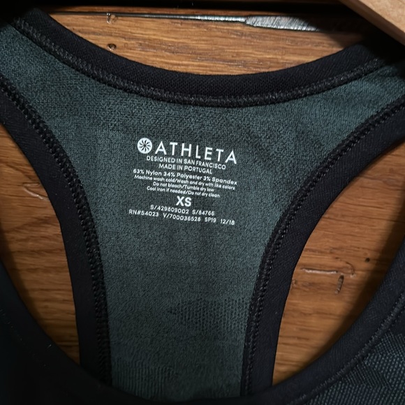 Athleta. Momentum Seamless Camo Tank - Picture 3 of 3